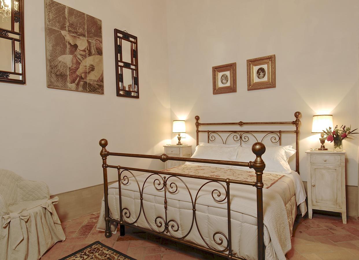 スポレート Palazzo Sant'Angelo Bed & Breakfast エクステリア 写真