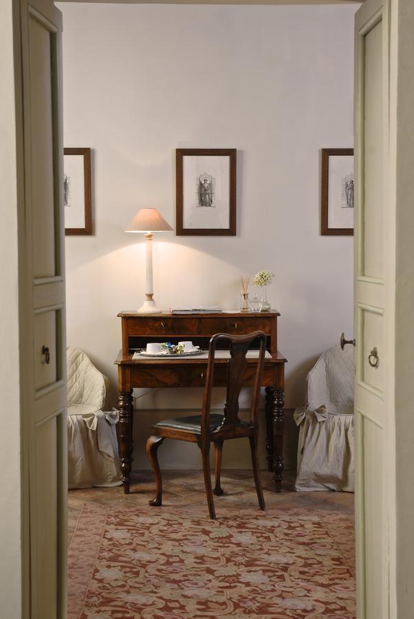 スポレート Palazzo Sant'Angelo Bed & Breakfast エクステリア 写真
