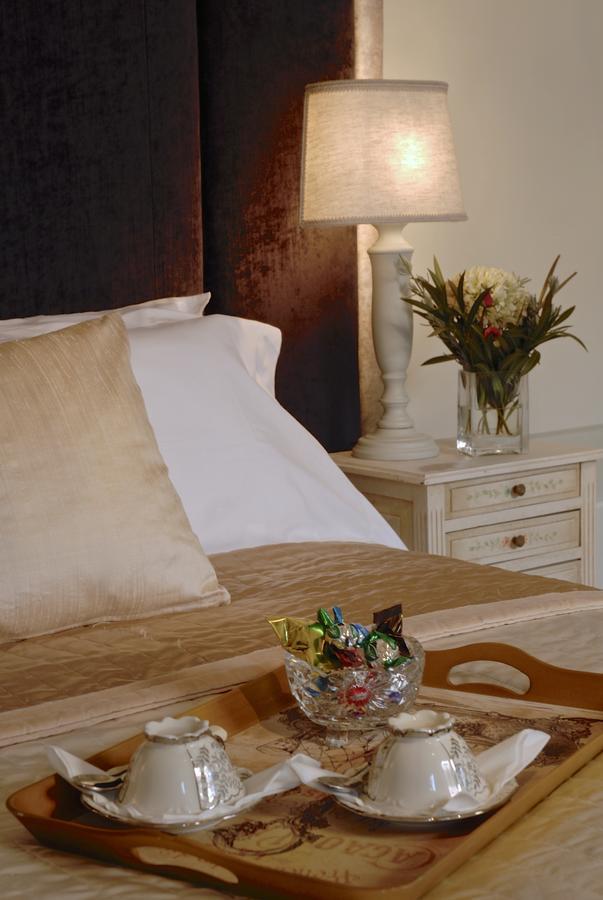 スポレート Palazzo Sant'Angelo Bed & Breakfast エクステリア 写真