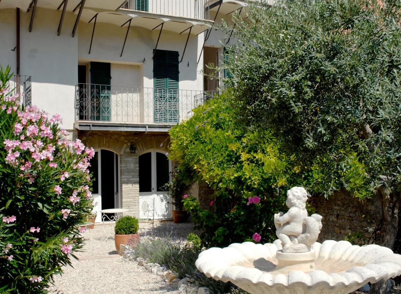 スポレート Palazzo Sant'Angelo Bed & Breakfast エクステリア 写真